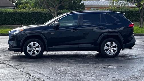 2021 Toyota RAV4 LE