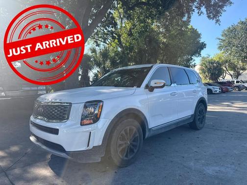 Glacial White Pearl 2021 Kia Telluride LX