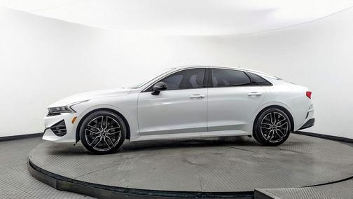 Glacial White Pearl 2024 Kia K5 GT