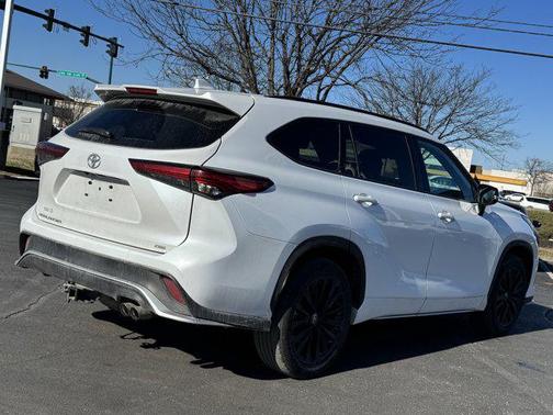 2023 Toyota Highlander XSE