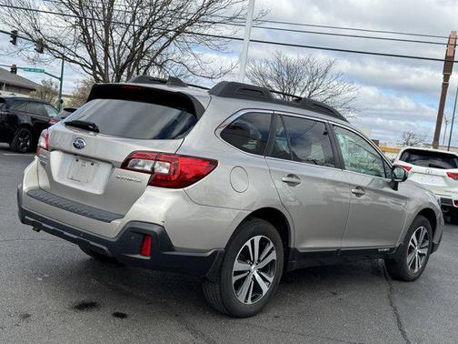 Tungsten Metallic 2019 Subaru Outback 2.5i Limited