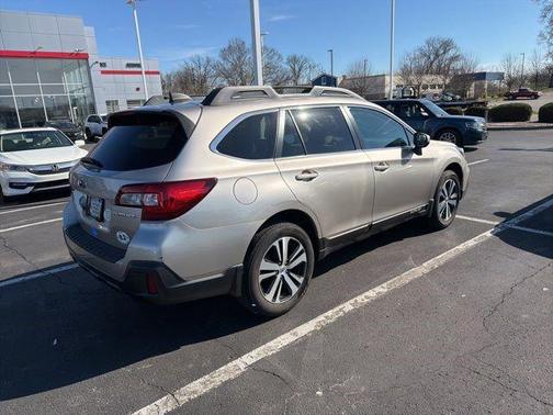 Tungsten Metallic 2019 Subaru Outback 2.5i Limited