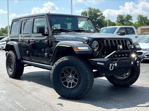 Black Clearcoat 2022 Jeep Wrangler Willys