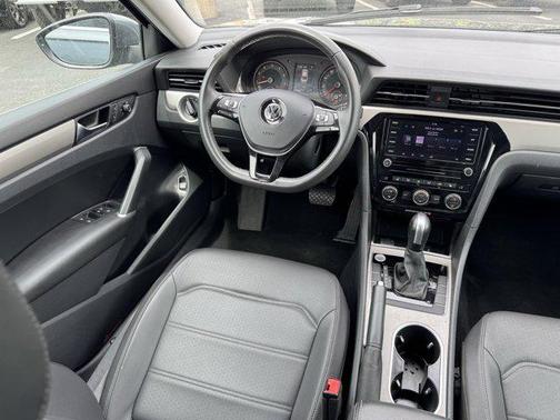 2022 Volkswagen Passat 2.0T SE