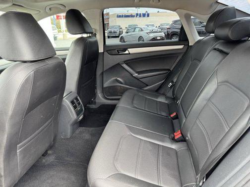 2022 Volkswagen Passat 2.0T SE