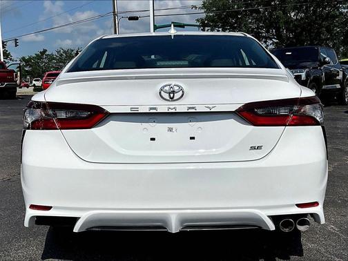 Ice Cap 2023 Toyota Camry SE