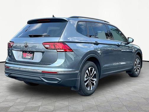 Platinum Gray Metallic 2024 Volkswagen Tiguan 2.0T S