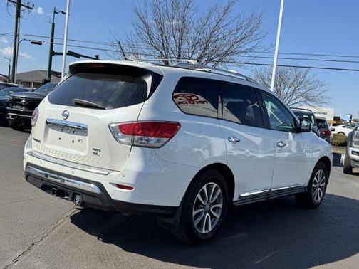 2016 Nissan Pathfinder SL