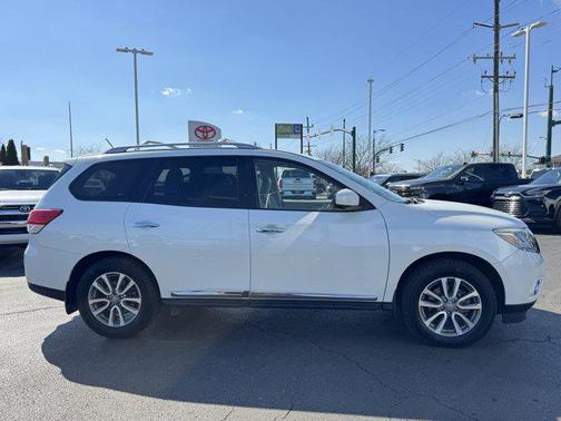 2016 Nissan Pathfinder SL