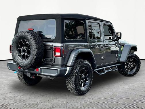 Granite Crystal Metallic Clearcoat 2024 Jeep Wrangler 4xe Willys