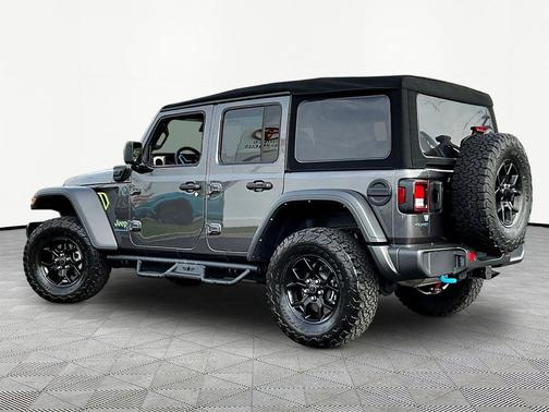 Granite Crystal Metallic Clearcoat 2024 Jeep Wrangler 4xe Willys