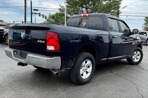 True Blue Pearlcoat 2017 RAM 1500 SLT