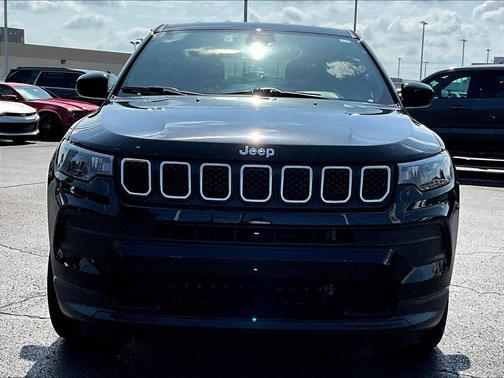 Diamond Black Crystal Pearlcoat 2023 Jeep Compass Sport