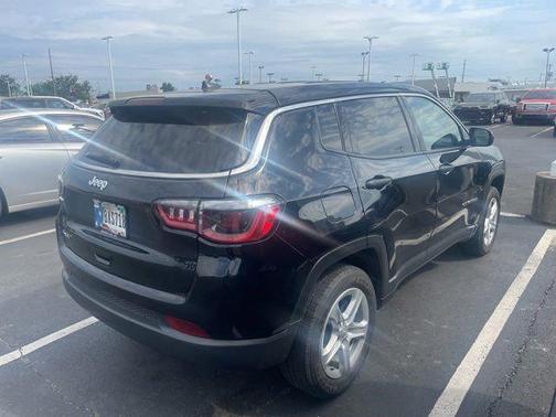 Diamond Black Crystal Pearlcoat 2023 Jeep Compass Sport