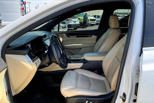 Crystal White Tricoat 2018 Cadillac XT5 Luxury