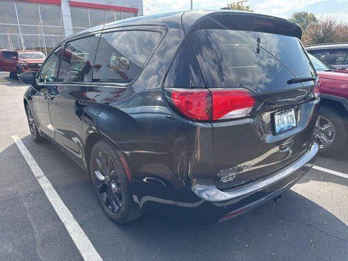 2018 Chrysler Pacifica Touring Plus