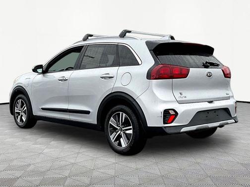 Silky Silver 2020 Kia Niro LXS