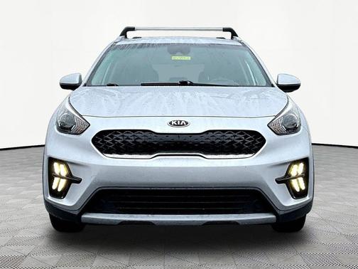 Silky Silver 2020 Kia Niro LXS