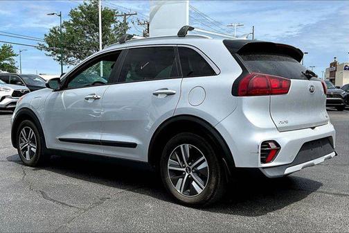 Silky Silver 2020 Kia Niro LXS