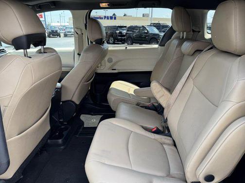 2024 Toyota Sienna XLE 8 Passenger