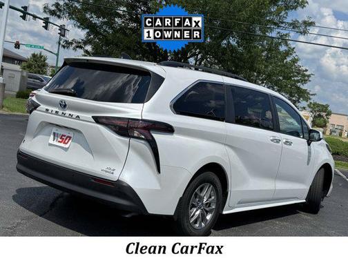 2024 Toyota Sienna XLE 8 Passenger
