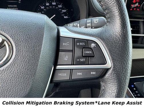 2024 Toyota Sienna XLE 8 Passenger