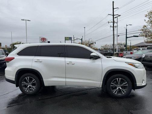 2018 Toyota Highlander LE I4
