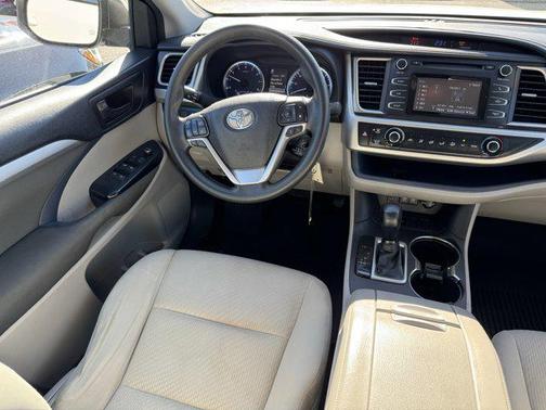 2018 Toyota Highlander LE I4