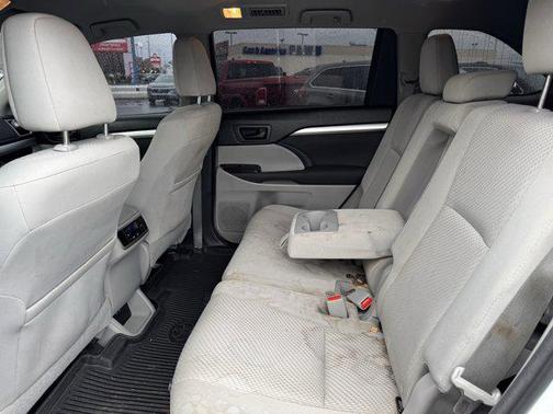 2018 Toyota Highlander LE I4