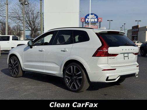2024 Volvo XC60 B5 Ultimate Dark Theme