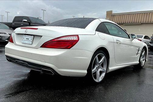 Diamond White Metallic 2013 Mercedes-Benz SL-Class SL 550
