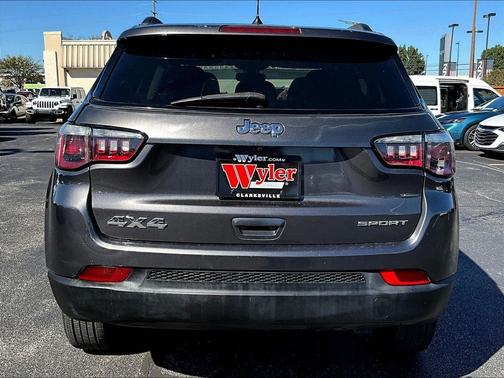 Granite Crystal Metallic Clearcoat 2018 Jeep Compass Sport