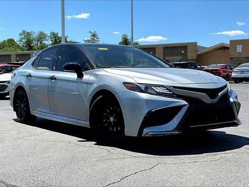 Celestial Silver/Midnight Black Metallic 2021 Toyota Camry XSE
