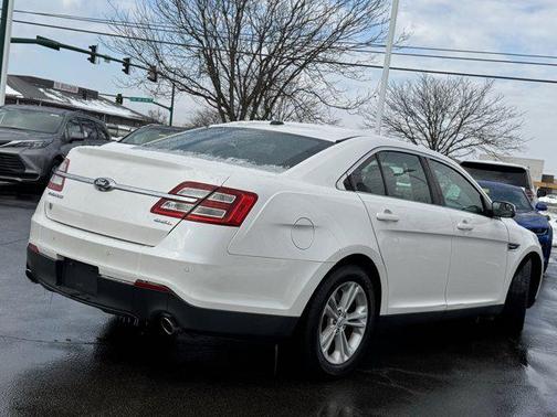 2016 Ford Taurus SEL