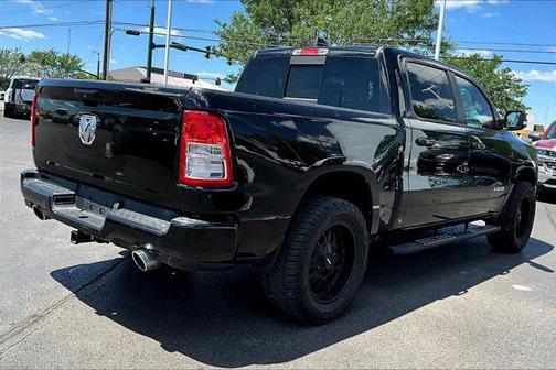 Diamond Black Crystal Pearlcoat 2019 RAM 1500 Big Horn