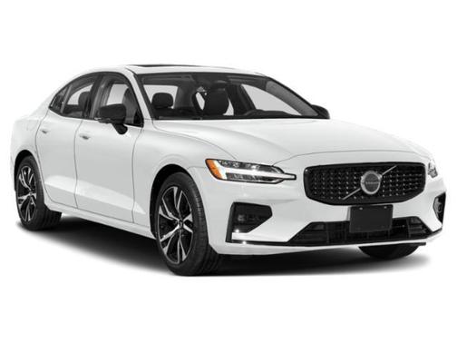 Onyx Black Metallic 2023 Volvo S60 B5 Plus Black Edition