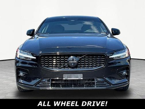 Onyx Black Metallic 2023 Volvo S60 B5 Plus Black Edition