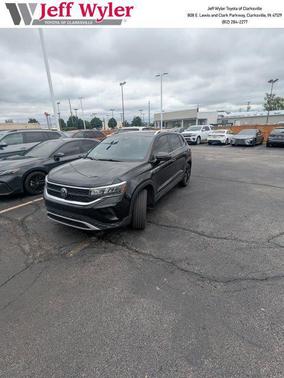 Deep Black 2023 Volkswagen Taos 1.5T SE