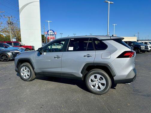 2025 Toyota RAV4 LE