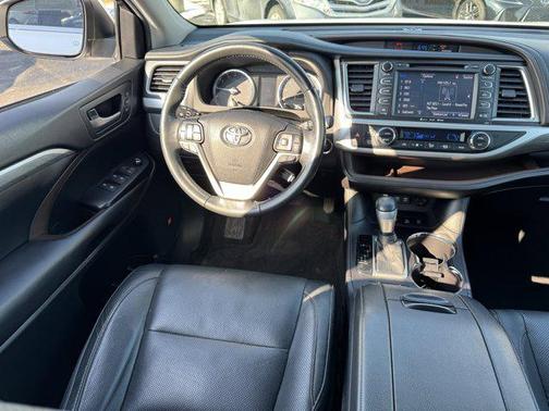 2019 Toyota Highlander Limited Platinum