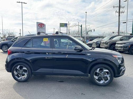 2023 Hyundai VENUE SEL