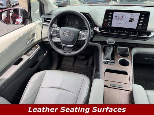2022 Toyota Sienna XLE