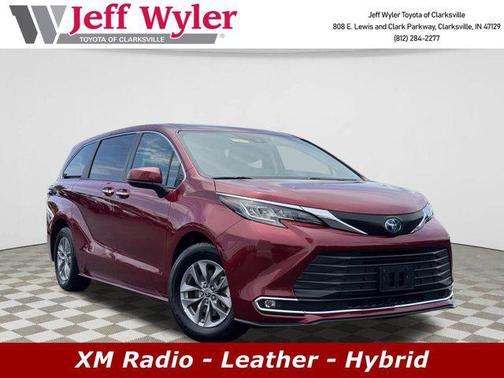 2022 Toyota Sienna XLE