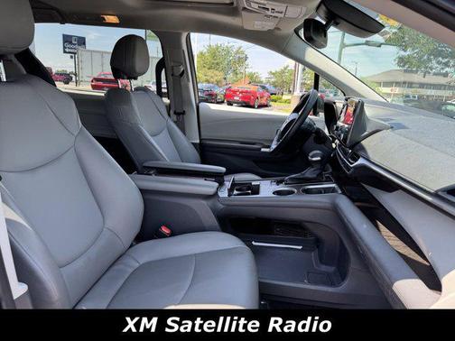 2022 Toyota Sienna XLE