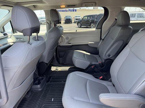 2022 Toyota Sienna XLE