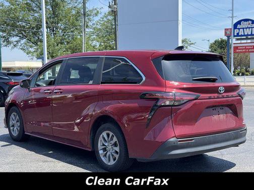 2022 Toyota Sienna XLE