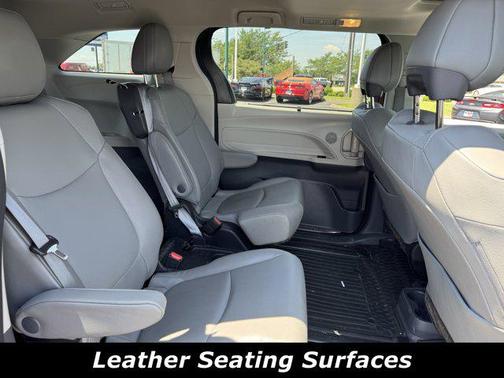 2022 Toyota Sienna XLE