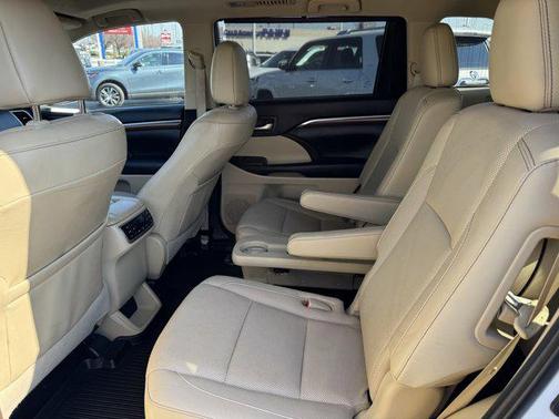 2019 Toyota Highlander Limited Platinum