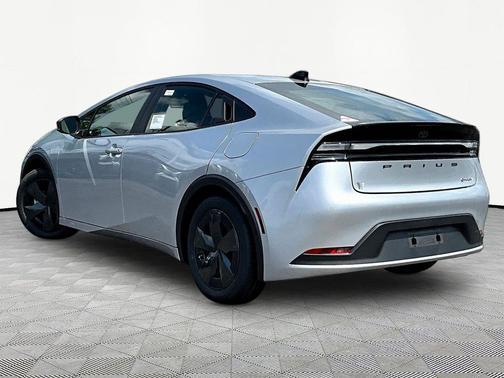 01l0 2026 Toyota Prius Plug-In Hybrid SE