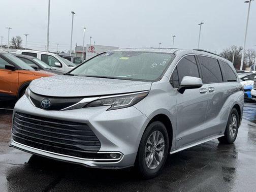 2021 Toyota Sienna XLE 7 Passenger